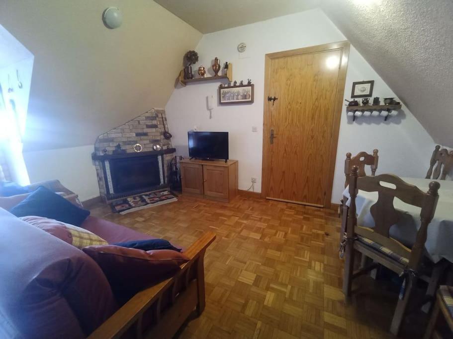 Atico En Pleno Pirineo Apartment El Pueyo de Jaca Luaran gambar
